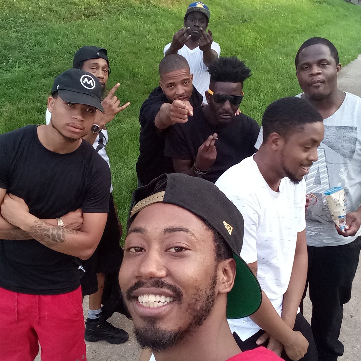 Island_Boy_Yayo's tweet photo. #SODI #StrandedOnDaIsland https://t.co/NrQ0LjD1Mf