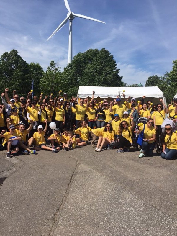 SunLifeCA's tweet photo. #TeamSunLifeCA is getting their steps in on this beautiful day to help find a cure for type 1 diabetes at the Sun Life Walk to Cure Diabetes for @JDRF_Canada! #SunLifeWalk #JDRFWalk https://t.co/KRsD6iZq5D
