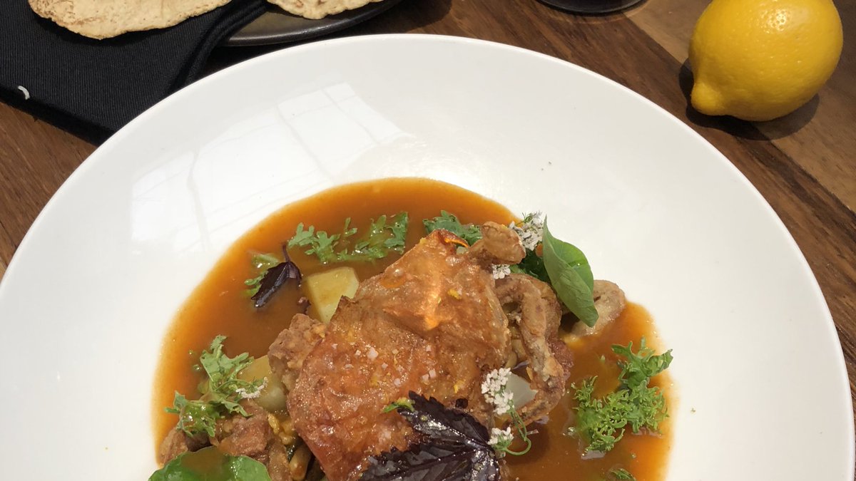 Mi colega escritor y un servidor fuimos agasajados por el Chef Oaxaqueño Israel Loyola en el restaurante <a href="/jacinto1930/">Jacinto1930</a> en San Miguel Allende. Gracias Isra x tu humildad y sencillez para con nosotros. Eres enorme! + chefs como tú necesita este país.