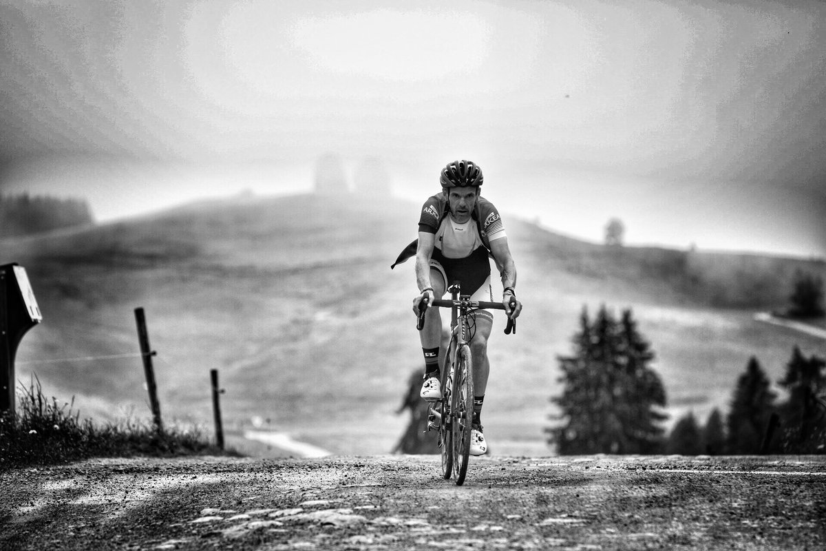 PhLzou's tweet photo. ETD2018
Défi cycliste, face à moi même. Dépassement de mes limites
Moment de solitude ... mais la team n’est jamais loin
#TeamArkeaCycling @JaimeCMArkea @Collectif_DNAaA @jocelyneloaec @NathalieQuere1 https://t.co/w0cwWvNW8j