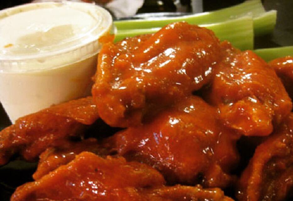 ¡Aprovecha!! Los #Domingos tenemos #Alitas 2x1 todo el día!! (Aplica también para llevar). #ActitudWild <a href="/CdSatelite/">Ciudad Satélite</a>