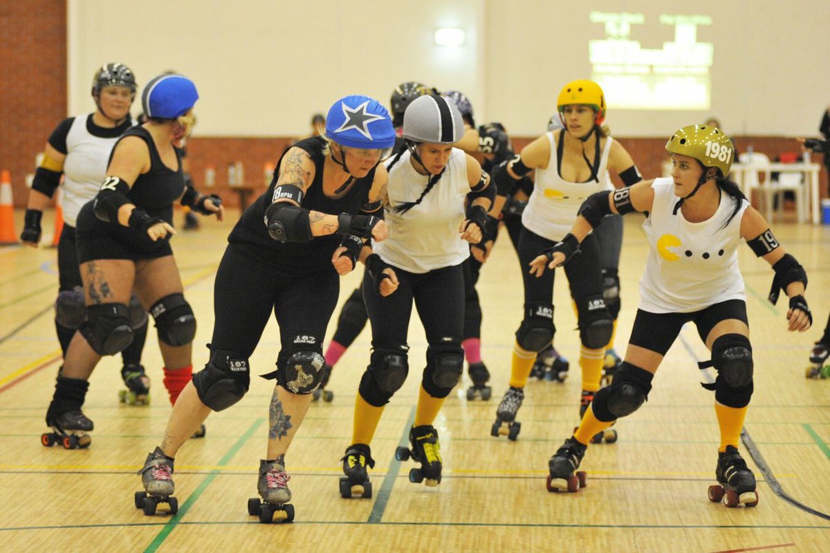 Our second Friday Night Derby of the year was a success with team Pac-Man taking home a win. 📷: Dough Carlson #yourmothercityderby #rollerderby #fortheskaterbytheskater #pacman