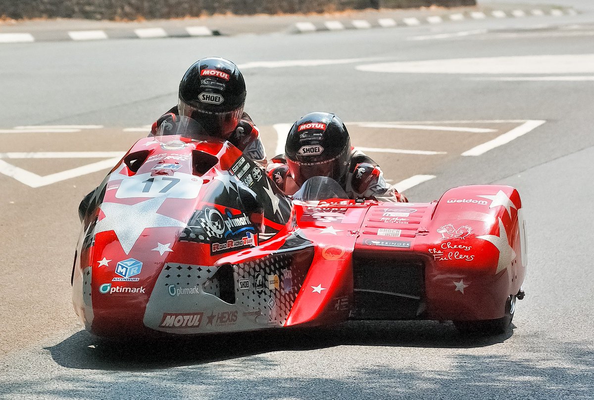 <a href="/estelle_leblond/">Estelle Leblond</a> and Melanie Farnier at Braddan Bridge during Mondays Qualifying Session for the 2018 Isle of Man TT Sidecar Races. 🇮🇲👍