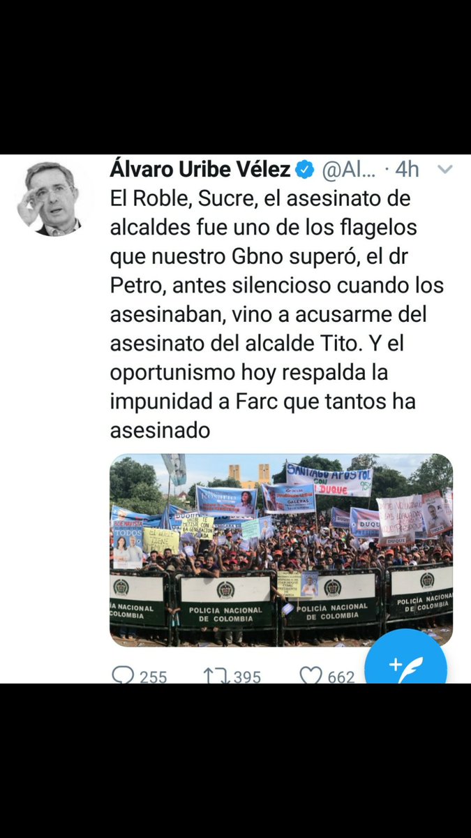 Aunque usted teme al debate conmigo y por eso me bloqueó, le quiero decir sr <a href="/AlvaroUribeVel/">Álvaro Uribe Vélez</a> que yo no dije que usted hubiera asesinado al alcalde del Roble TITO Díaz. Quien asesinó a Tito fue su amigo sr. Uribe: Salvador Arana a quien ud nombró embajador en Chile.