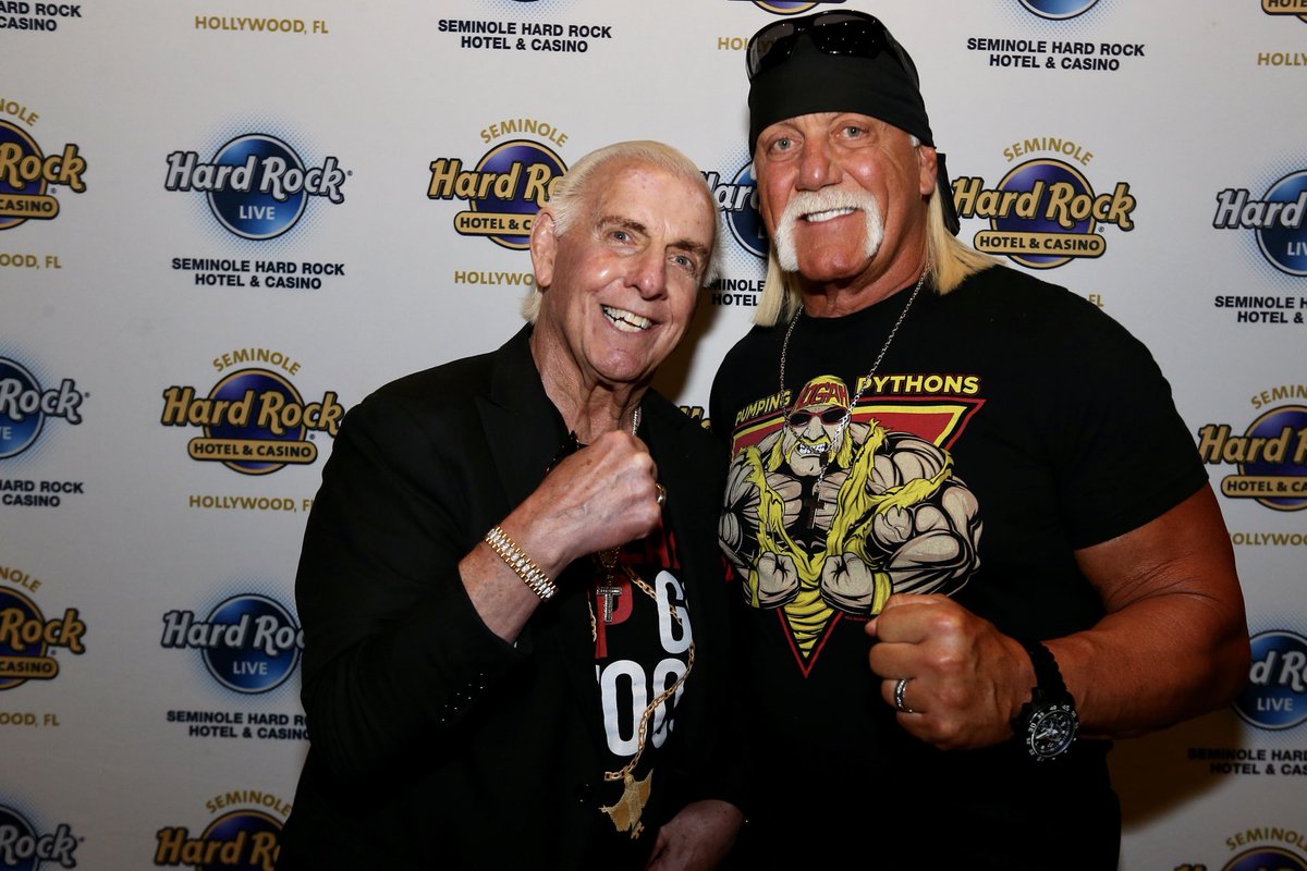 Let me tell you something brother, there is nothing like a night with the greatest of all time, @RicFlairNatrBoy and the maniacs at the @HardRockHolly. HH
#hulkhogan #ricflair #hollywood #legendsofthering #wwe #wwf #wcw