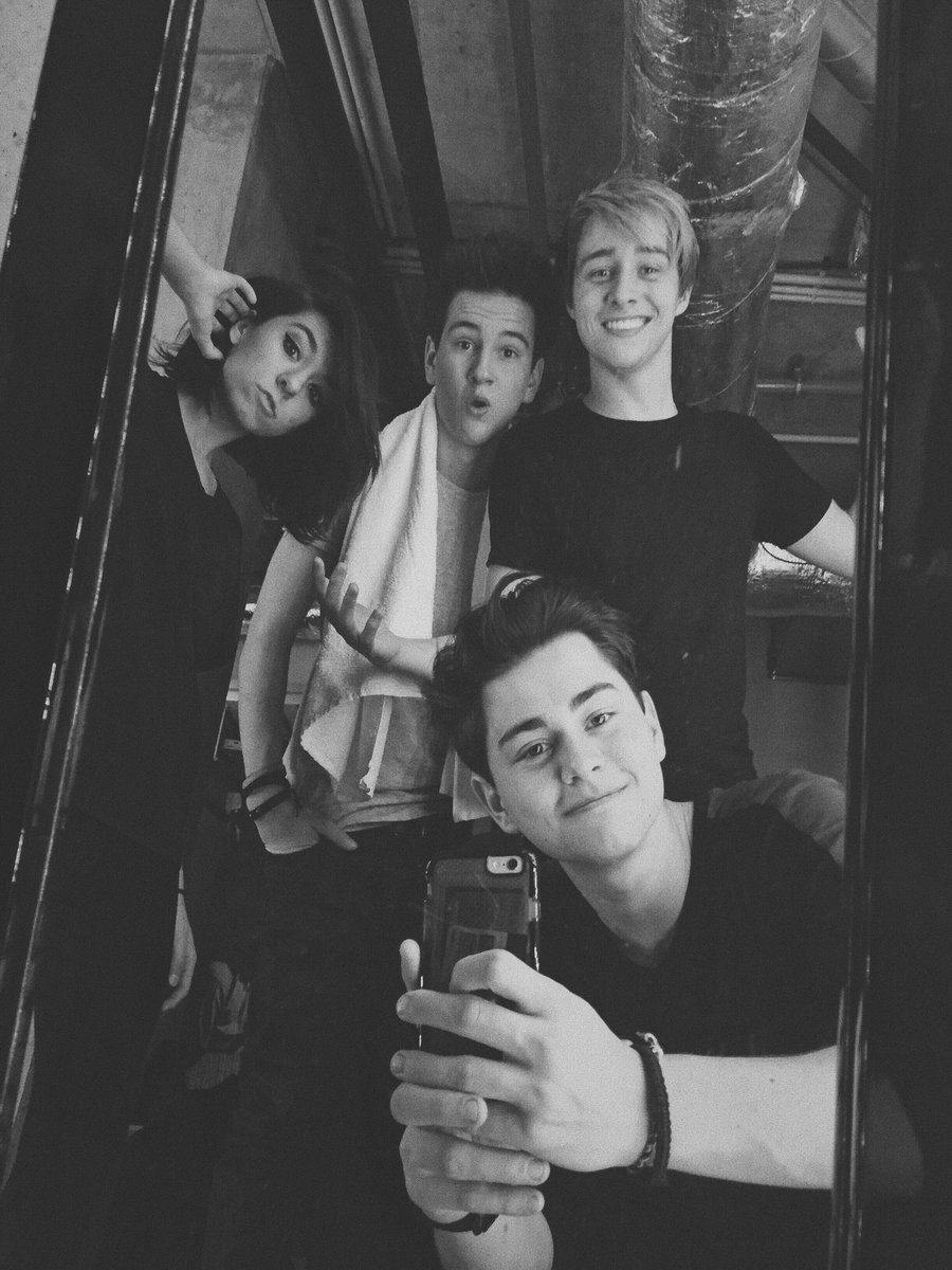 beforeyouexit tweet picture