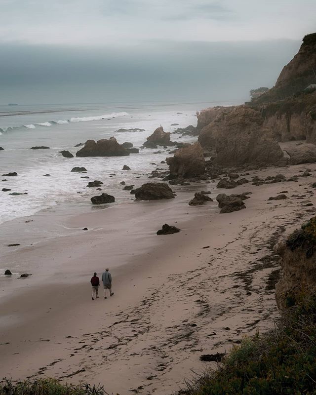 ThomaidisPavlos's tweet photo. #foggymorning in #malibu #california... #sand #beach #sea #couple #californiaadventure #california_igers #california_dreaming #californian #surf #loves_trips #vacations #usa_photolovers #us_vacations #california_surf #travelblogger #travelandlife #travel… https://t.co/HhkeVnjHVR https://t.co/WHSRpS6FlU