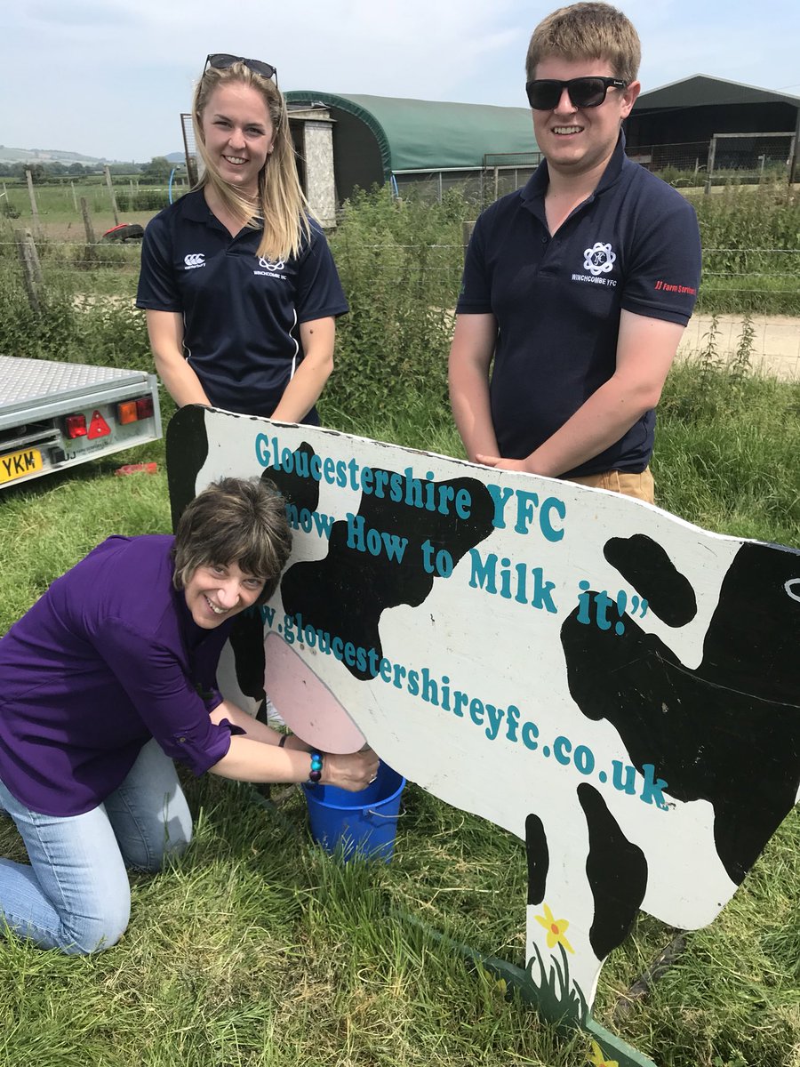 BishGloucester's tweet photo. Wonderful day in wonderful Gloucestershire #OpenFarmSunday18 Good to encounter @SimonWOrganic #GreystonesFarm. Then @CotteswoldDairy & High Sheriff’s ‘stinking bishop’ cheese @CourtFarmShop @GlosDioc @HonCoGlos @NFUtweets https://t.co/2YMdJGAOFp