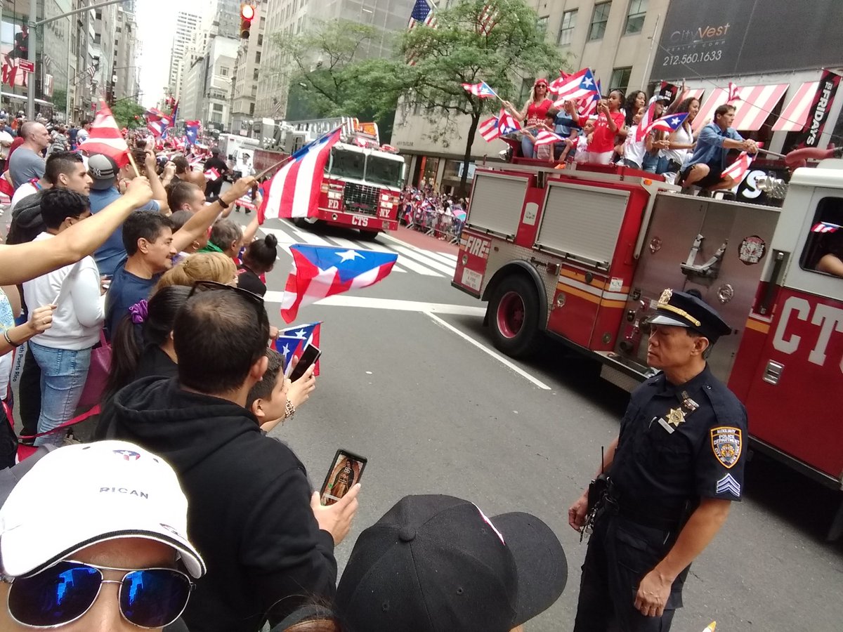 mrlopezmath's tweet photo. Enjoying the #PRParade2018 #yosoyboricua @ABC7NY π΅π·π΅π·π΅π· https://t.co/uhXOGeU1bZ
