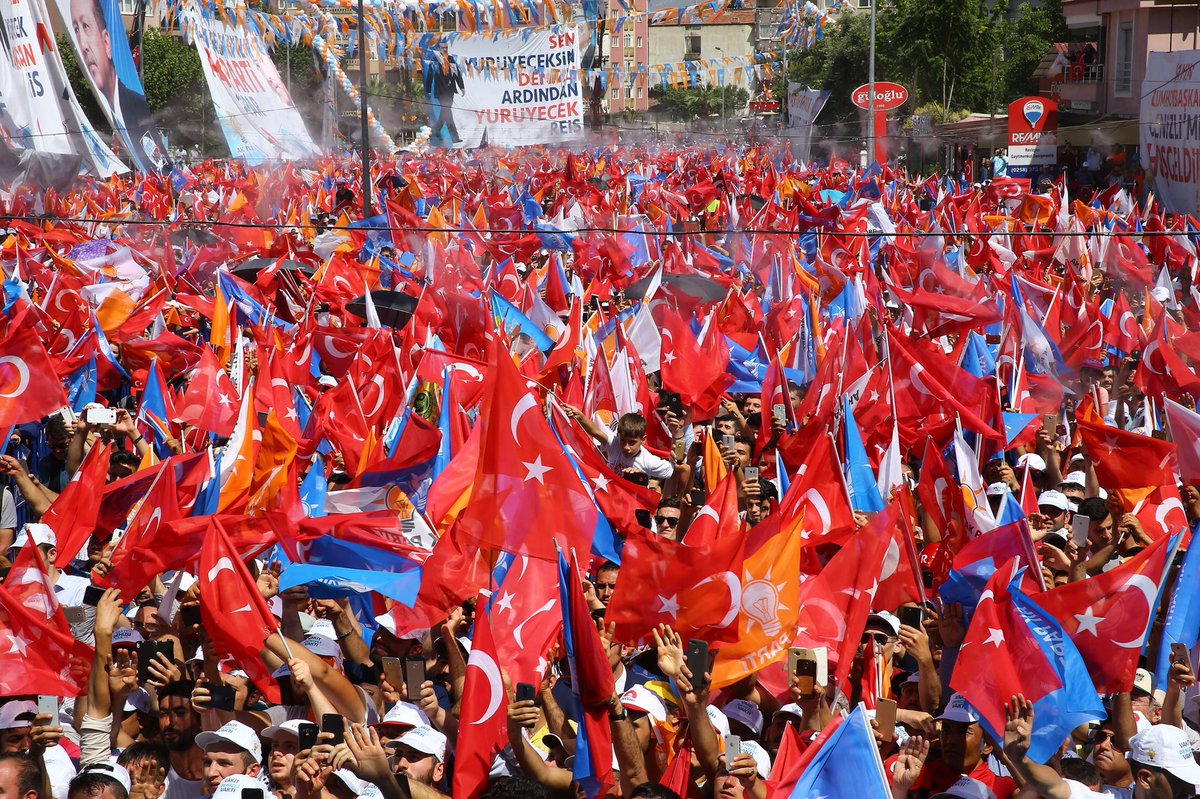 RTErdogan's tweet photo. Denizli ile aramızda varolan gönülden gönüle güçlü bağ, bugün 29 Ekim Bulvarı'nda bir kez daha vücut buldu. Denizli 24 Haziran'da inşallah bizim yanımızda.

Teşekkürker Denizli!

#VakitDenizliVakti https://t.co/qfVnXd8Vc5
