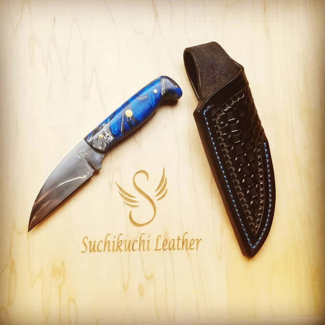 SoulBoundLeathr's tweet photo. Beautiful Warncliffe sheaths for @Rogers_Kustoms #knife #sheath #leathercraft #creative #knifesheath #knifesheaths #blade #warncliffe https://t.co/T2HfEIplTR