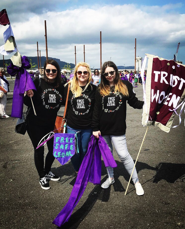 smhnshybzk's tweet photo. Sistorians for choice! Great day marching for reproductive rights in Northern Ireland #decrimni #NowForNI #abortionrightsnai #processions18 https://t.co/vbsLqgmD48