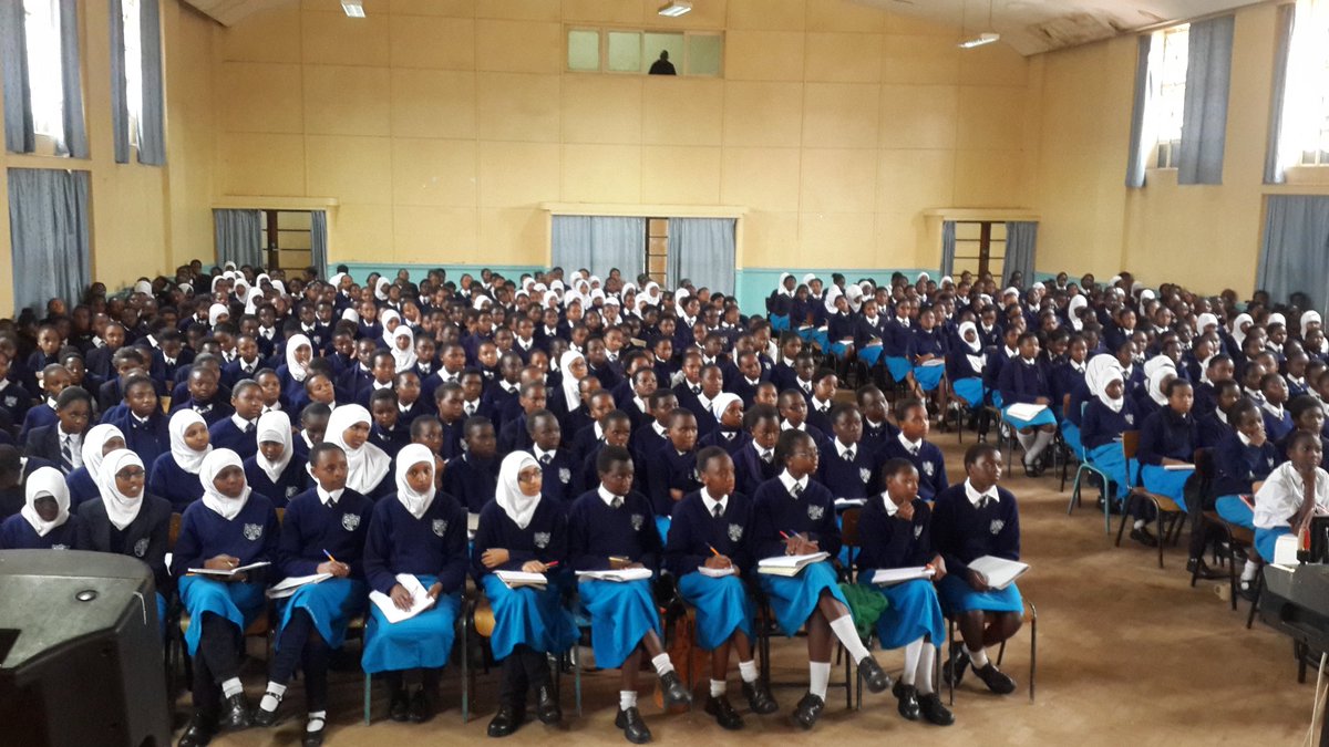hopemwinzi's tweet photo. Yesterday with fellow alumni spent the day with 1st and 2nd formers. I was moderating a career day. Always great to engage and share with these girls. #pangoalumni  #shapingfuturegenerations https://t.co/2916FbZjXQ