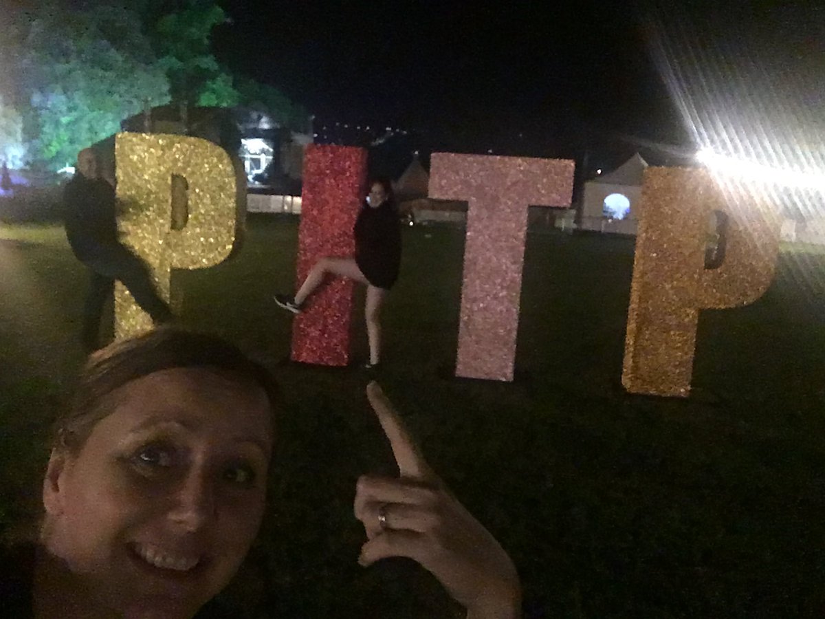 teresawhitfield's tweet photo. When work is #toomuchfun with @Ross_Feeney and @FHW_Natasha @Pubinthepark_ #festivalVIP #FizzCrew #ProseccoParty #pubinthepark https://t.co/VEYVIZgKWN