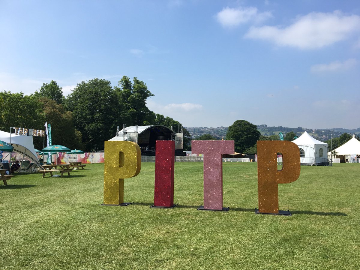 teresawhitfield's tweet photo. When work is #toomuchfun with @Ross_Feeney and @FHW_Natasha @Pubinthepark_ #festivalVIP #FizzCrew #ProseccoParty #pubinthepark https://t.co/VEYVIZgKWN