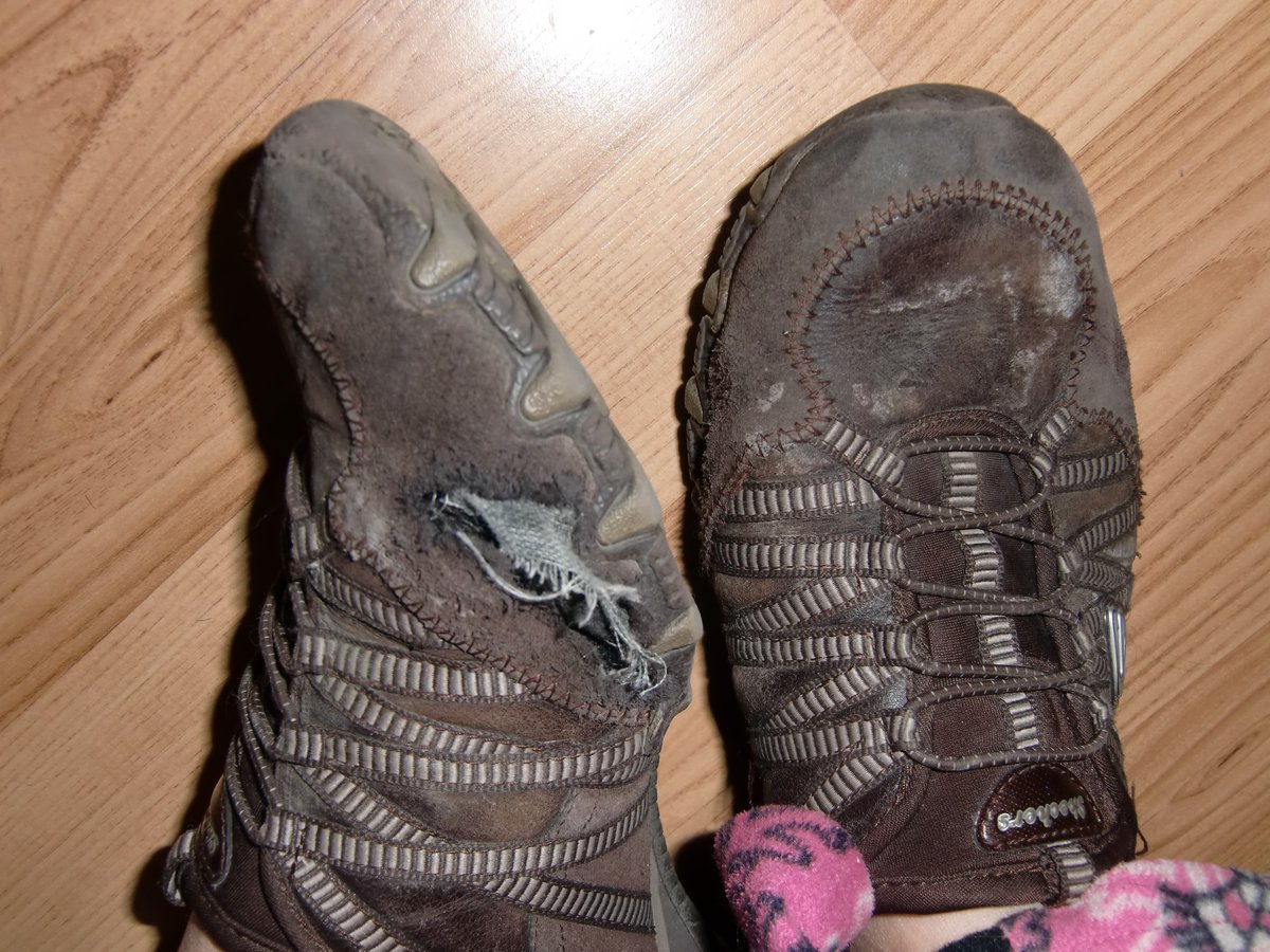 caravanstrong's tweet photo. Would love to trade these in for some amazing boots. Going to spend most of my time on the Stampede grounds so would love to be styling some @Lammles boots. Thank you @WILD953Calgary #WILDBootOff https://t.co/HhBOLP3VjC