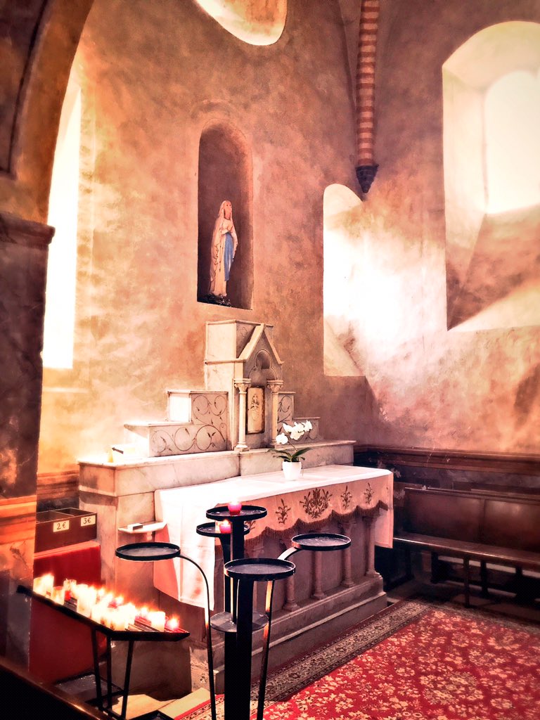 amoregrazie's tweet photo. "Je vous salue, #Marie pleine de grâce..." Eglise des Templiers - #Luz https://t.co/I3IcjyUVep