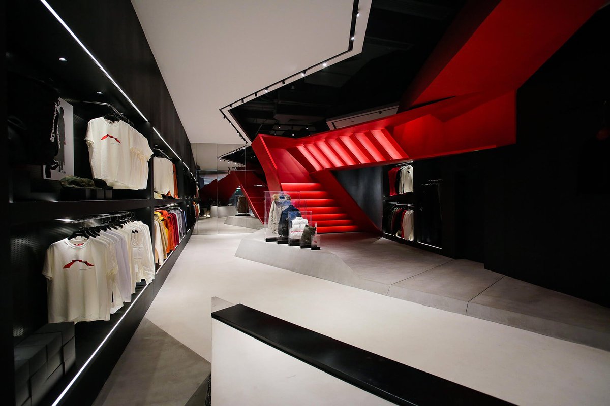 Framepublishers's tweet photo. The narrow space of @RoaringWild’s latest retail store designed by Domani can be expanded through projections on the black vertical surfaces, opening the store to more content beyond the retail products: https://t.co/RYzFcVz9ET #frameweb #retaildesign #Shenzhen https://t.co/G2WGMBaAk1
