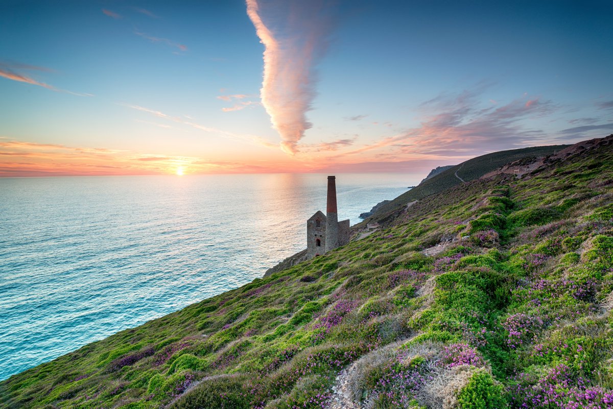 LandalGwelanMor's tweet photo. Discover the Poldark locations on one of our guided tours! You'll be chauffeured around the county to hidden spots, allowing you to just relax & take in the views: https://t.co/sW4owHhCK3
#Poldark #BBCPoldark #AidanTurner #EleanorTomlinson #Cornwall #loveCornwall #lovePortreath https://t.co/CZKpj2aZGu