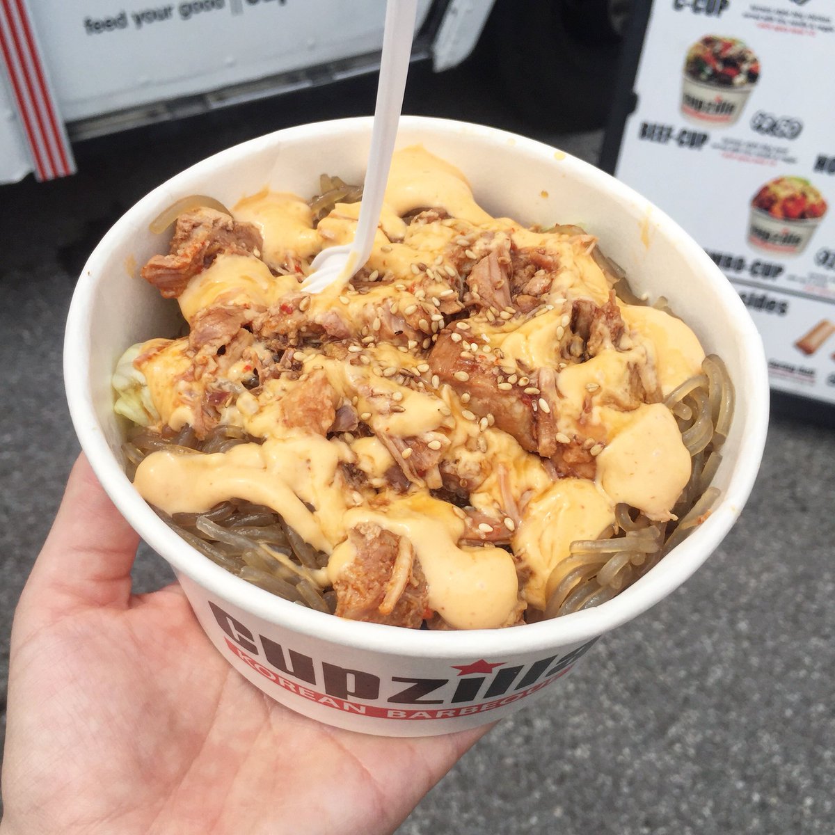ohiofatty's tweet photo. bbq is art too. #fattypost #ohiofatty #ohio #columbus #downtown #artsfestival #columbusartsfestival #cupzilla #cupzillakoreanbbq #foodtruck #korean #bbq #pork #noodles #festivals #festivalseason #yum #🤤#🍜#🍚#🐷 https://t.co/qSTLdm1ywR