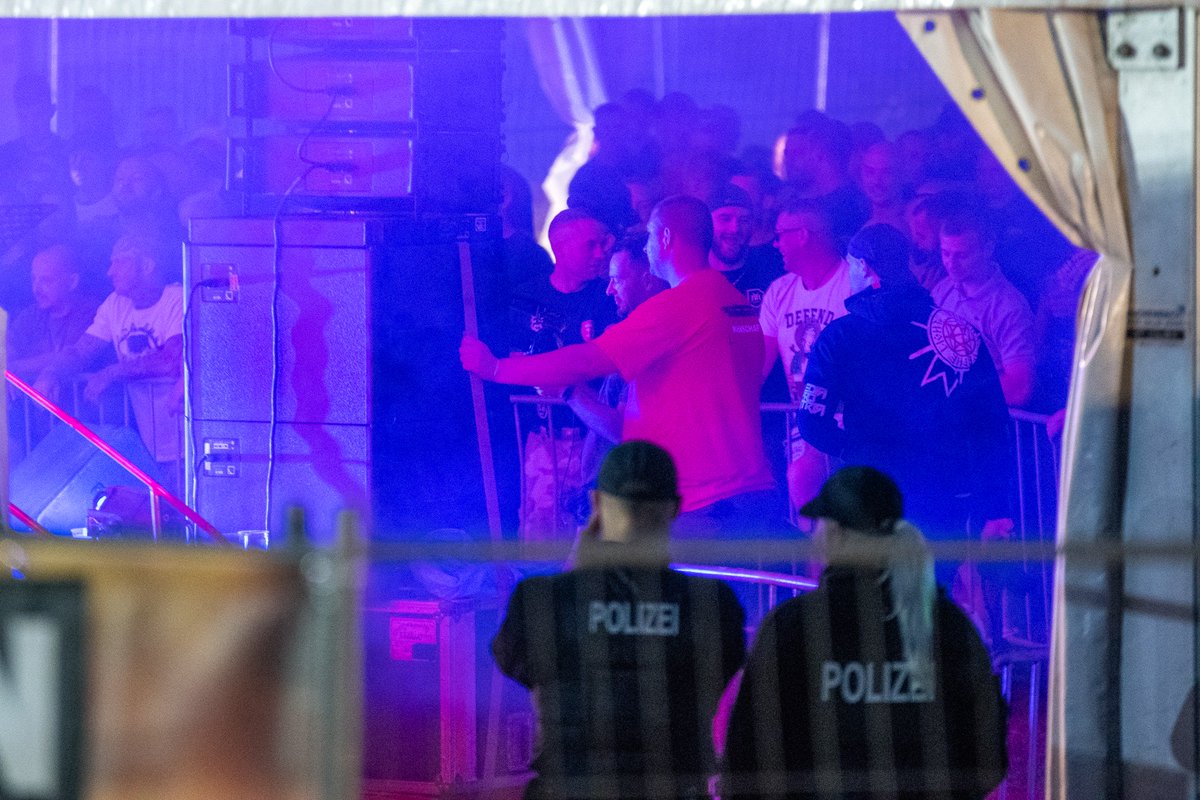ER_Bund's tweet photo. Hier findet ihr unsere Fotogalerie vom Rechtsrock-Festival in #Themar. #The0806 #The0906 https://t.co/CyGQjdtkGH https://t.co/GLVNlg7SCj