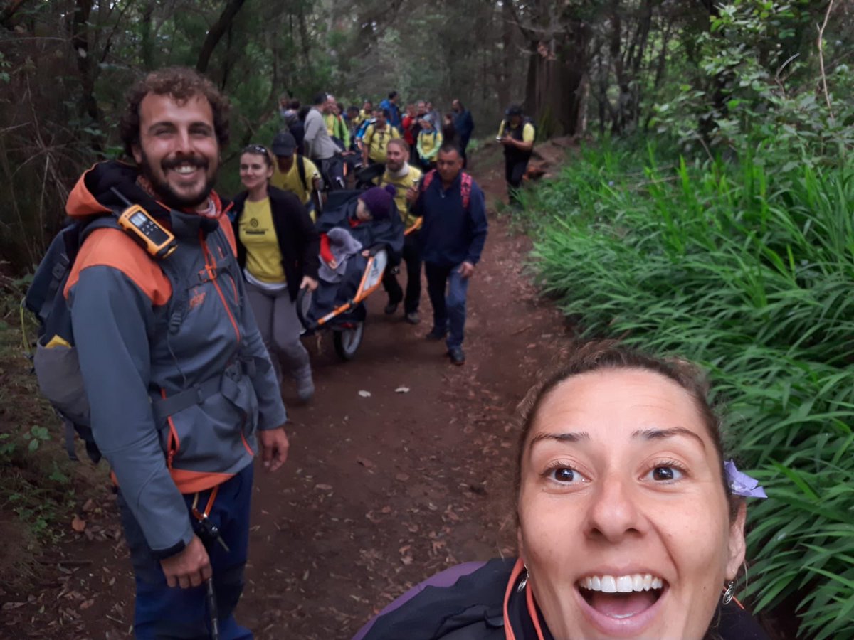 NaturExperience's tweet photo. Hoy guiando una actividad inclusiva para el APA del CEE Inés Fuentes (padres, madres, abuelos, hermanos, amigos...), con la colaboración de @MPT_ONG . #diversidad #repartiendosonrisas #latitudtenerife https://t.co/6pHf5OjRYL
