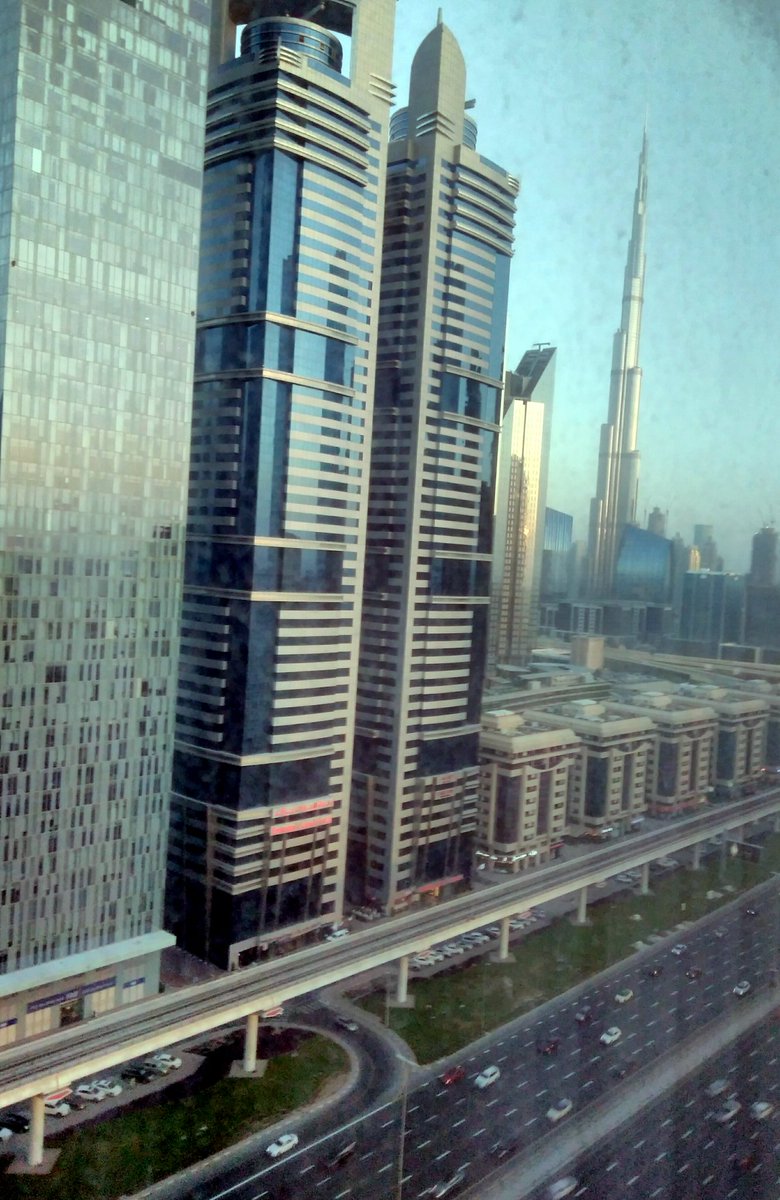 Dubai أسرار دبي On Twitter وين عيدك فيه هالسنه إطلالة الشقة من الدور ٢١ السلام للشقق الفندقيه شارع الشيخ زايد مقابل مترو المركز المالي دبي Https T Co Ytoethrxmz