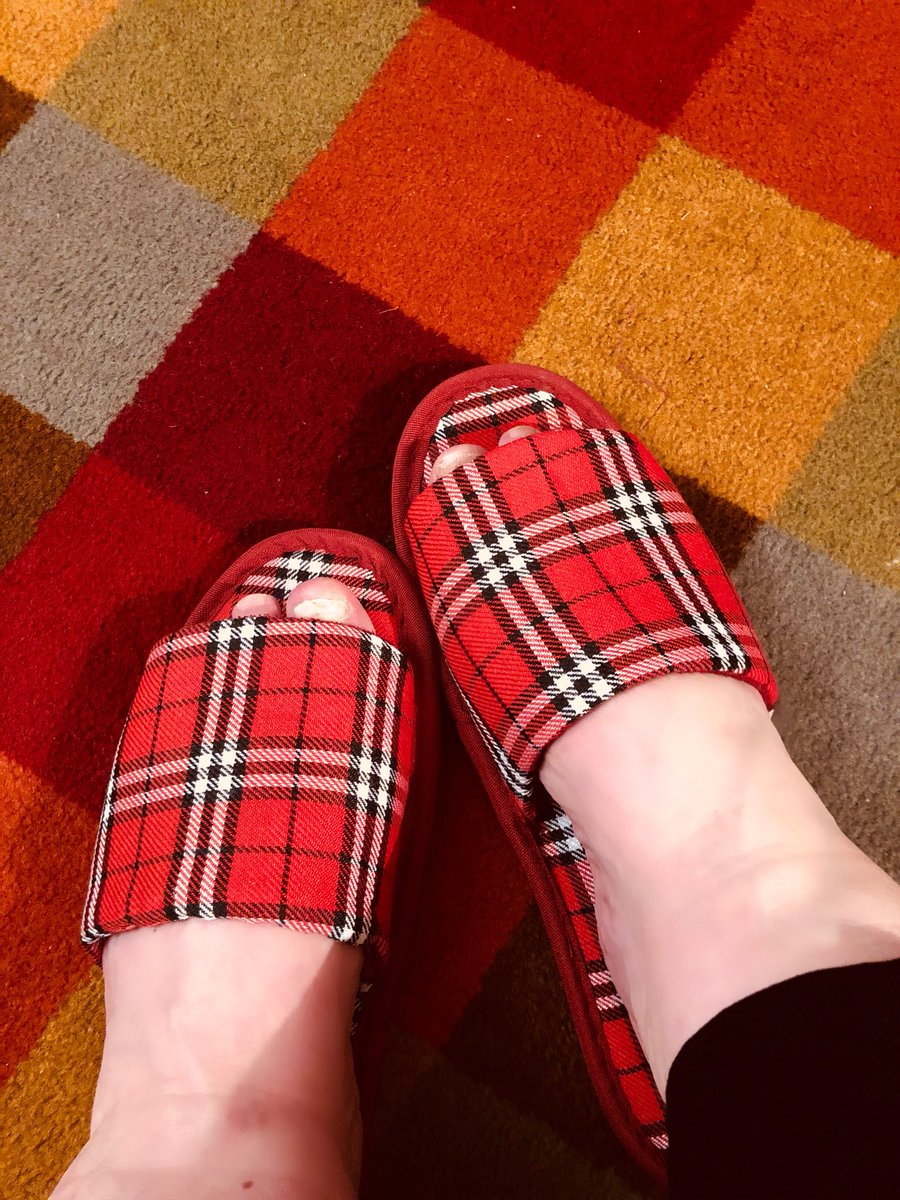 SarahPEvents's tweet photo. loving my tartan slippers! @CarltonGeorge , lovely room for my week here in Glasgow for #spec20 https://t.co/RGTG4lOyL4