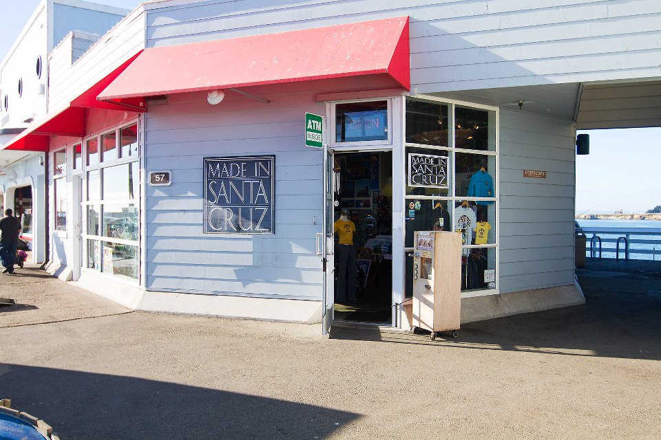 madeinsantacruz's tweet photo. #madeinsantacruz #whereimaginationsoars recognized by #santacruzchamberofcommerce #localjobs #23yearsstrong #localbusiness #smallbusiness #familyowned #DohnaDunderdale , owner #entrepreneur #localartist #santacruzwharf #shoplocal https://t.co/ynCwqkHFIt https://t.co/beW7rRAc9M https://t.co/Km2jaidddc