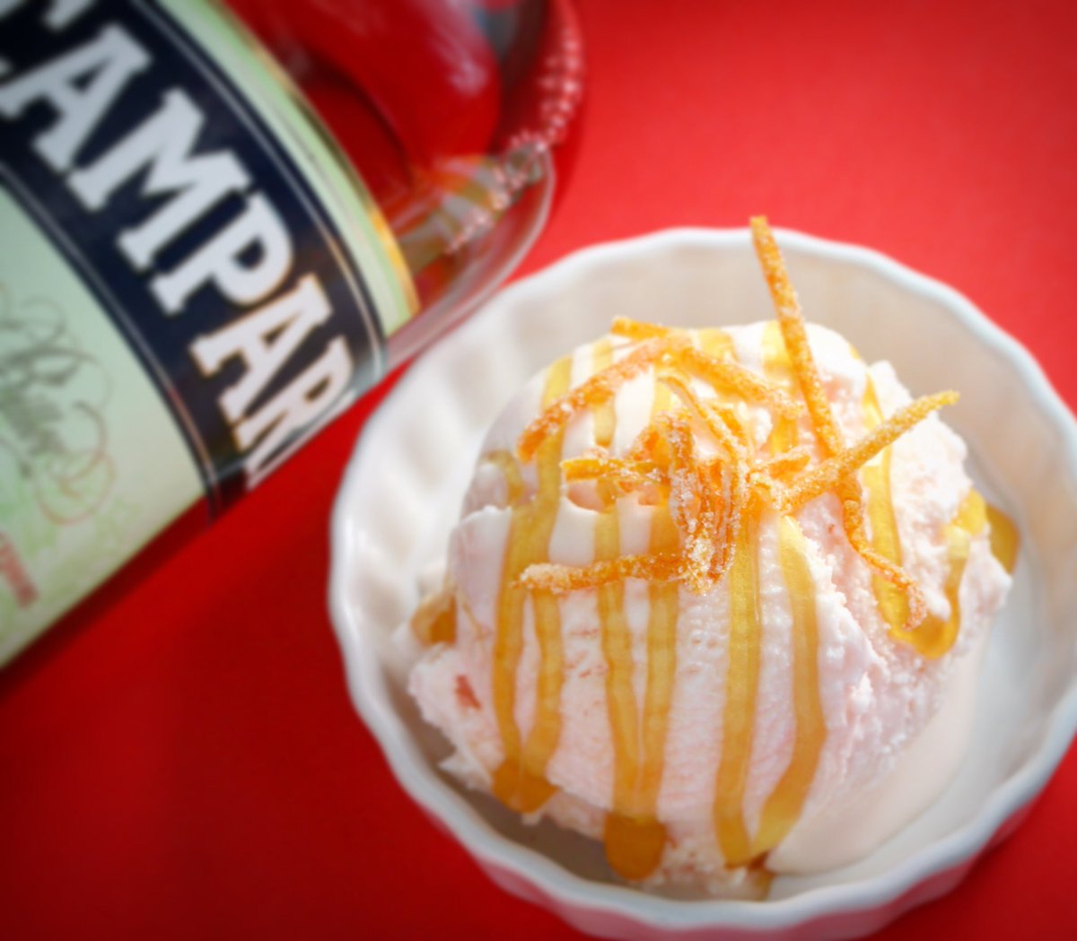 humphryslocombe's tweet photo. Last chance to grab our @campari ice cream w/Vermouth Caramel and candied orange zest before it’s gone! #NegroniWeek ❤️ #lickthat #icecream #sudae #goodcause 🧡
https://t.co/VxYUoMwiS2 https://t.co/8cLalSHWCs