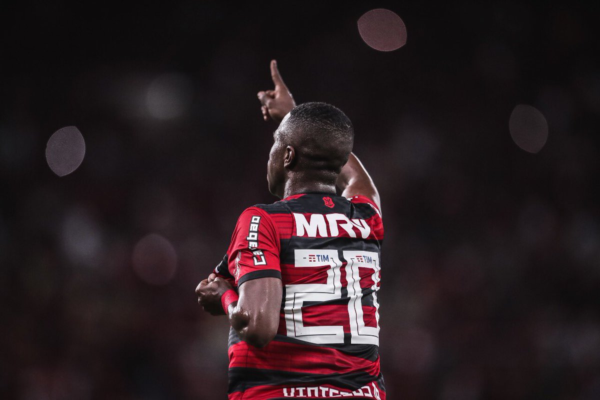 Maraca é minha casa, Flamengo é minha vida. Sei que não existe história de amor mais bonita! Que Deus nos abençoe! Vamos, mengao! ⚫️🔴