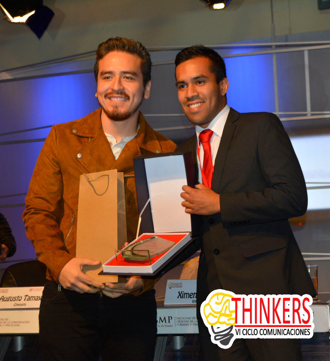 ThinkersVI's tweet photo. #SomosThinkers  presentó conversatorio en donde  participaron: #AugustoTamayo, @XimenaGaliano  y @JorgeTalaveraCa. 
✔️ Agradecemos a cada uno de ellos por su participación, a nuestra profesora @thorne_julissa que nos guió en cada momento y a todos los asistentes en general. 👏 https://t.co/jnMPtdMueJ
