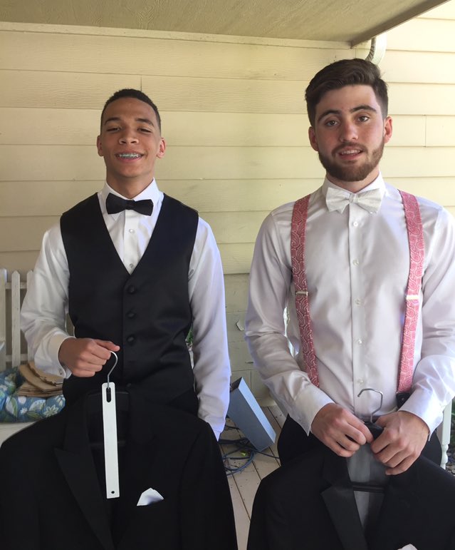 Ian_HHC's tweet photo. Come to Dom’s and my graduation party at my house from 3-5!  DM me for address https://t.co/kmN14jFGUJ