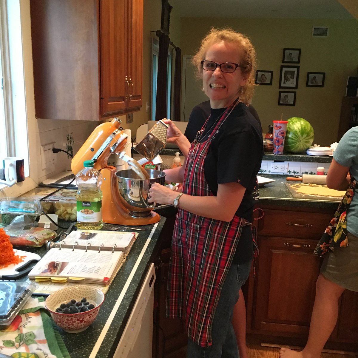 StLeosYouth's tweet photo. Preparing dinner for SNL tonight. Can you guess what might be on the menu? #stleosyouth #FaithFoodFellowship #FoodWizards https://t.co/iZfMfbwNz5