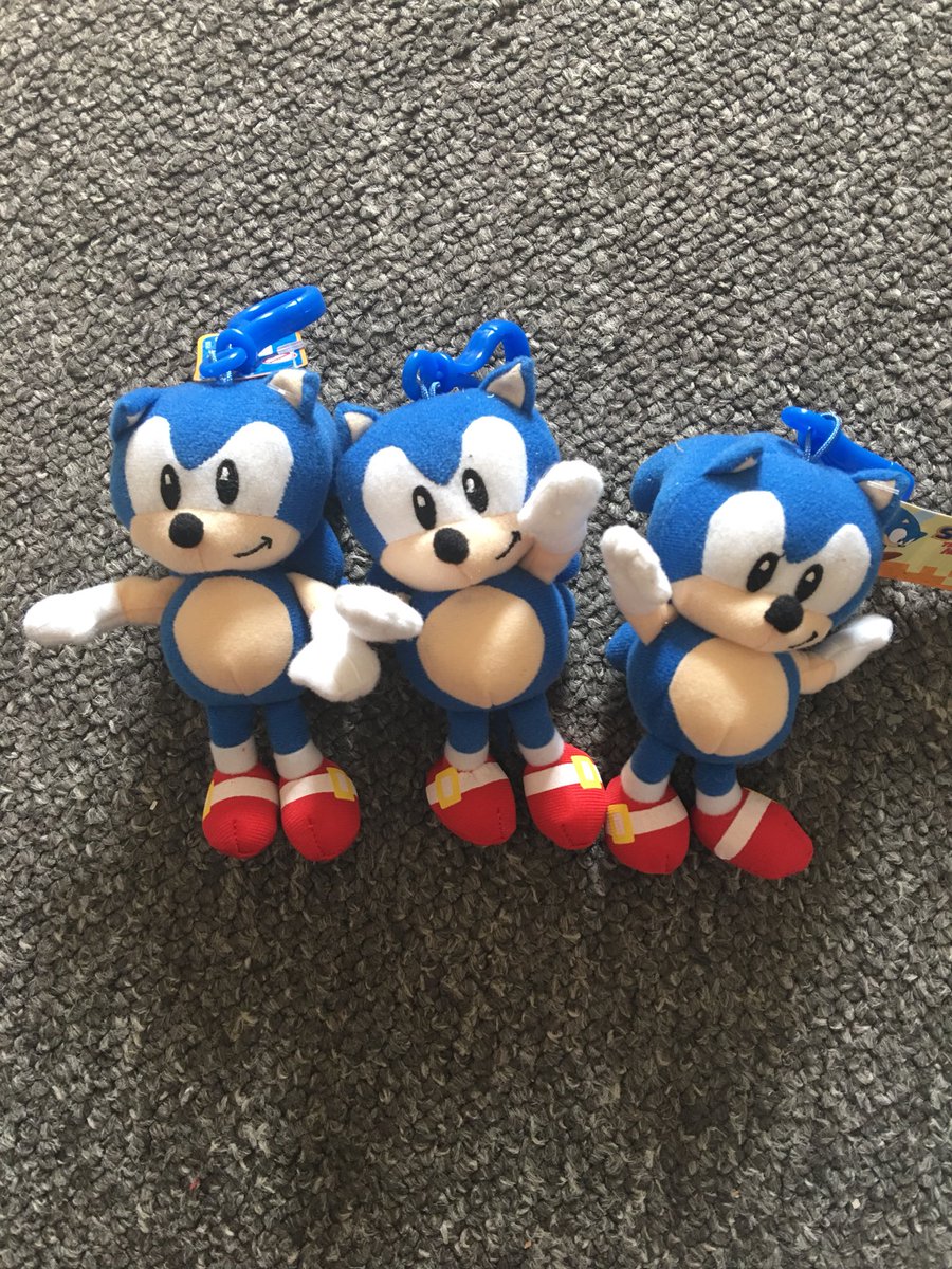 CurtlePower666's tweet image. Big thanks to the two men that give my boy tokens in bowlplex Merthyr. He got 3 Sonics for the family. 3 happy boys tonight. #GoodPeople #JustBeNice #Sonic #Merthyr #Bowlplex #SonicsAllAround