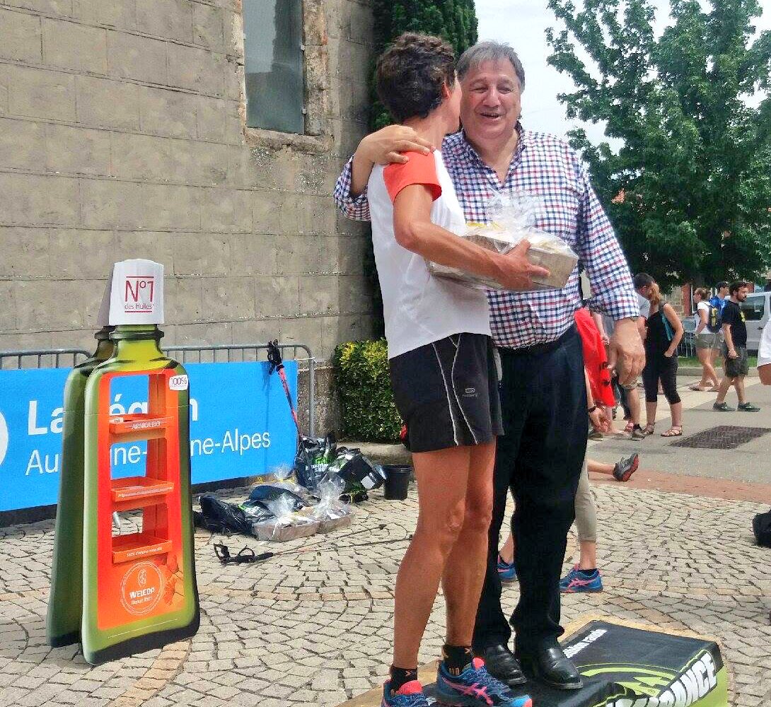 DinoCinieri's tweet photo. Le #PilatTrail est une course nature avec 98% de sentiers situé dans le @PilatmonParc et au départ du village de #Véranne !
Toute l'équipe nous a convié, avec ma suppléante @SylvieBonnet_42, à un trail incontournable (la 31ème édition). (1/2) https://t.co/MYj9mPdKtN