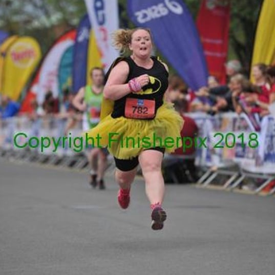 siobhangrant19's tweet photo. 2 big city marathons in 4 weeks- finishing strong.
@marathonbcm @walcitymarathon 
#marthonrunning #runhappy #runmummyrun #lastpush #flyingfeet #icaniwill https://t.co/FrZC0Pyqip