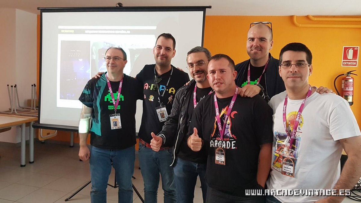 ArcadesCat's tweet photo. La semana pasada en la #arcadecon2018 se dio a conocer la preservación de uno de los juegos más enigmáticos del recreativo español #Elfindeltiempo de Niemer. Esto ha sido posible gracias al trabajo conjunto entre miembros de @Arcade_Vintage @RecreativosARPA y @ArcadesCat https://t.co/K1LtEZyoL9