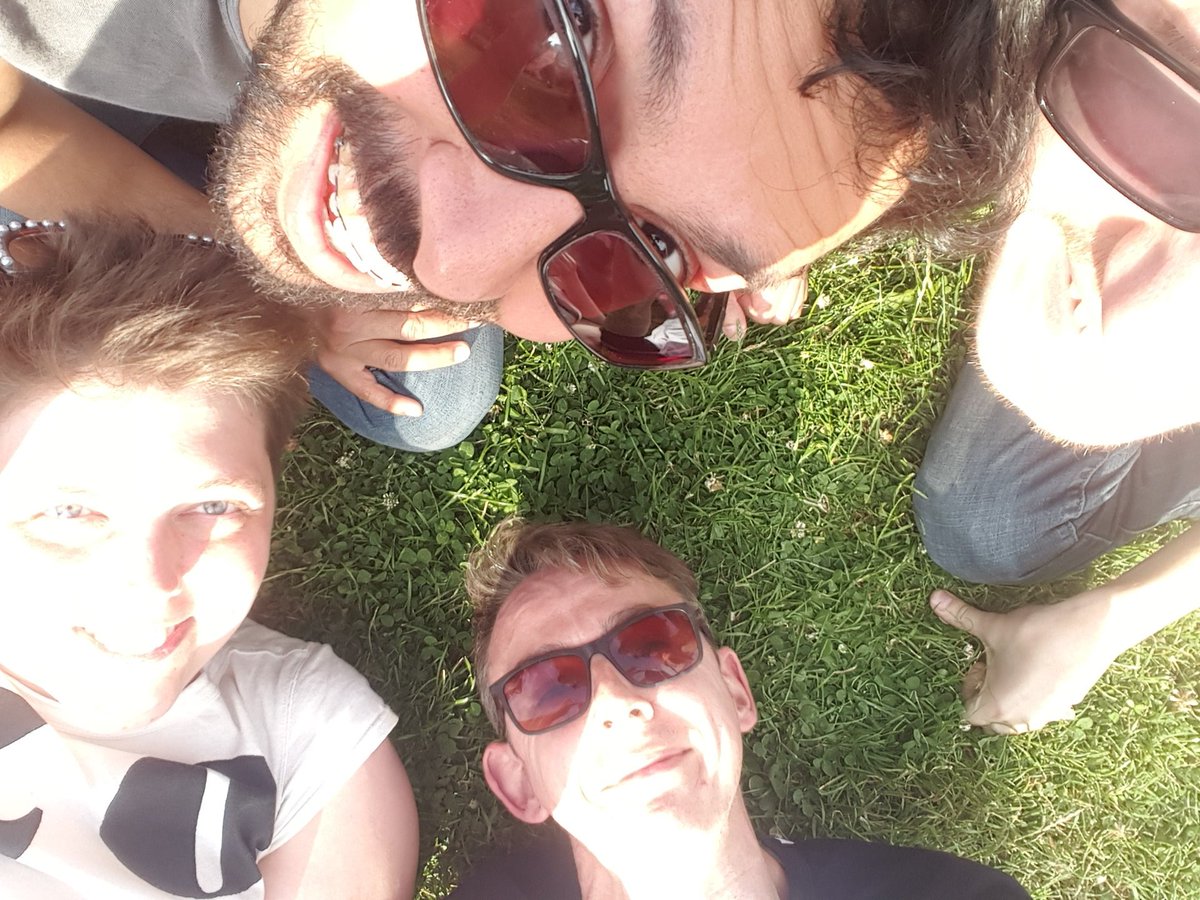 DECONSTRUCTION! <a href="/HorseAndStables/">The Horse & Stables</a> ! Get thee there! <a href="/C3Something/">C3Something</a> ! Currently warming up at the park 😁😁😁