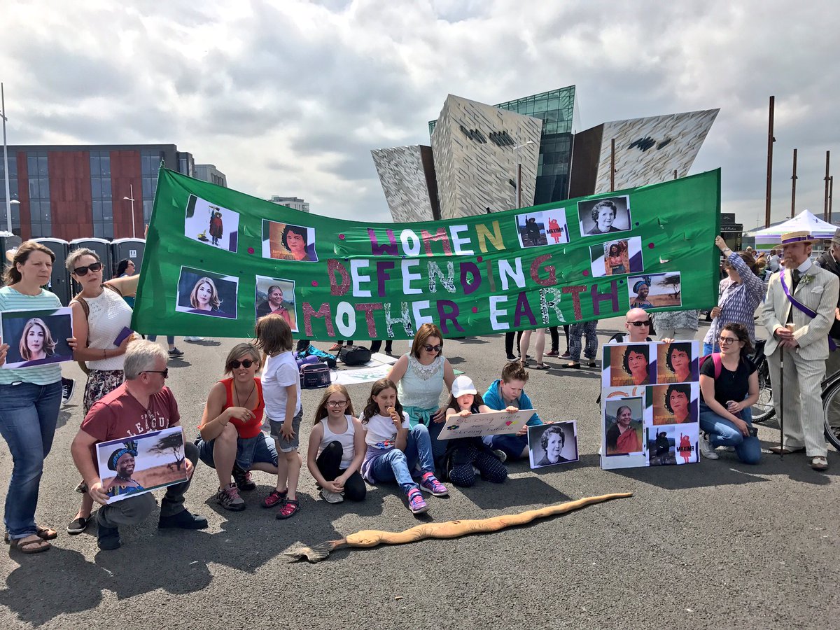 bonnersisters's tweet photo. What an amazing day and so uplifting to be surrounded by passionate determined women from across the island of Ireland today at #PROCESSIONS2018 #PROCESSIONBelfast #Belfast @ARCDonegal #NorthIsNext #NOWforNI https://t.co/HxmvkhNUY6