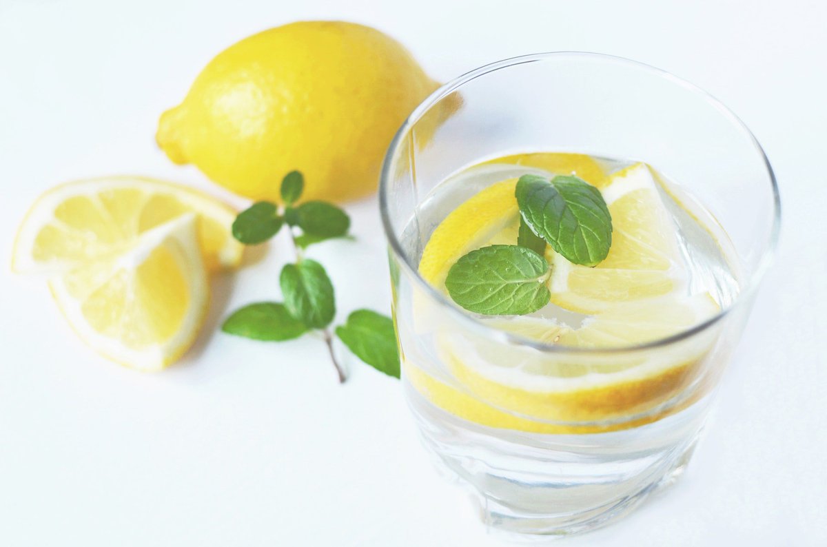 khdental's tweet photo. The high amount of vitamin C present in oranges, lemon and berries help protect the gums from infections.

#yyc #yycdentist #yychealth #dentist #dental #dentistry #teeth #calgary #vitaminC https://t.co/qO0Dk9PsX0