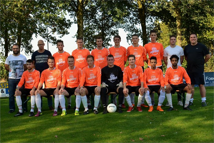 Promotie voor <a href="/SDO_39/">SDO'39</a> en <a href="/rksvsterksel/">rksvsterksel</a>; degradatie voor <a href="/EDN56Haghorst/">EDN 56</a> en <a href="/VVRiethoven/">VV Riethoven</a>:
trompettercup.com/2018/06/10/pro…
<a href="/Trompettercup/">Trompettercup</a>