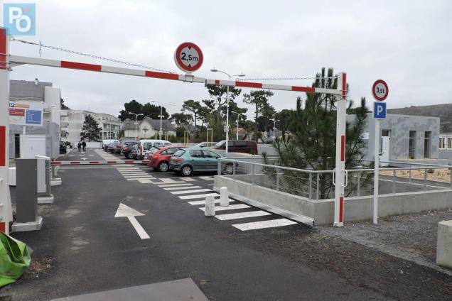 presseocean's tweet photo. La Baule. La Ville passe au stationnement payant toute l'année https://t.co/zevEDbb1fw https://t.co/hr9y06ZebE