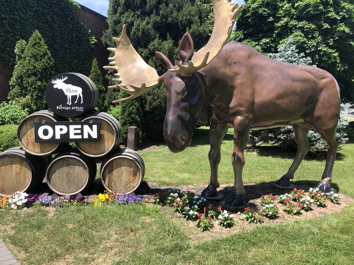 mcarolyn's tweet photo. Soil tour winery stop 🍷 #csss2018 https://t.co/LkE5iXNXeF