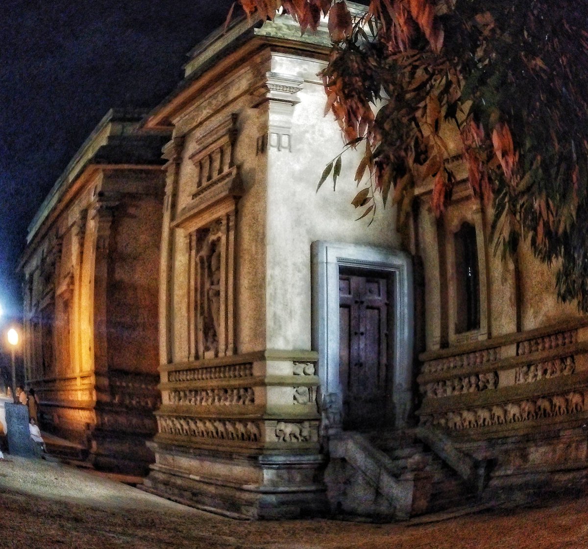 Notttbee's tweet photo. ©️Mobile_Click ☸කැලණි පුදබිම .
#kelaniyarajamahaviharaya #kelaniya #SRILANKA #worshiped #buddhism #buddha #temple #fantastic #amzingplace #worldbest #mobilephotography #travelblogger #traveling #travelingphotography #heritage #culture #lifestyle #MOBILECLICK https://t.co/RYWFgsaxZy