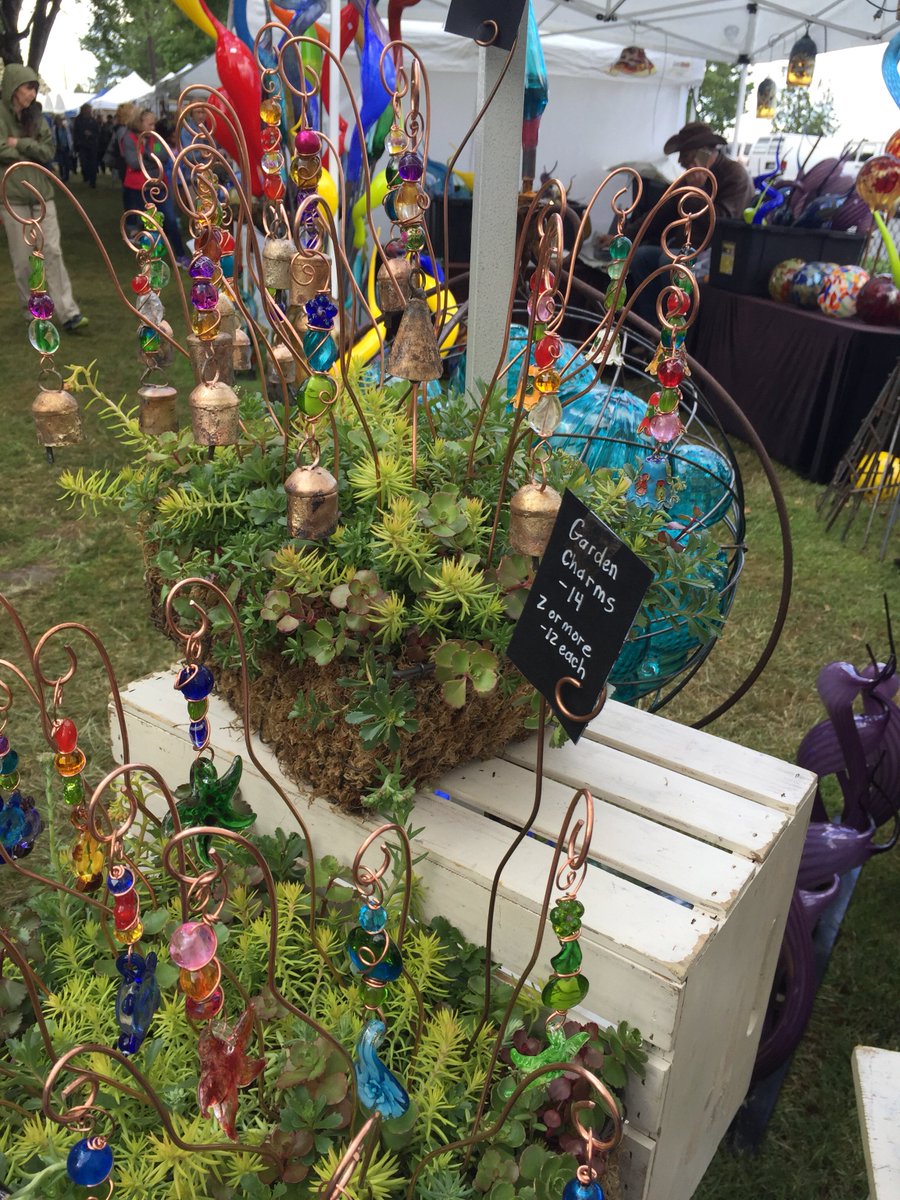 Conserve_WA's tweet photo. #Sorticulture is a charming event! Check it out! Music, arts, gardening, nature... and the air even smells like petunias! There will be a planter painting activity until 2pm. We’ll be up here in @EverettCity until 4pm. Come say hello!
https://t.co/V00wQHGIcW https://t.co/EzECVv18DO