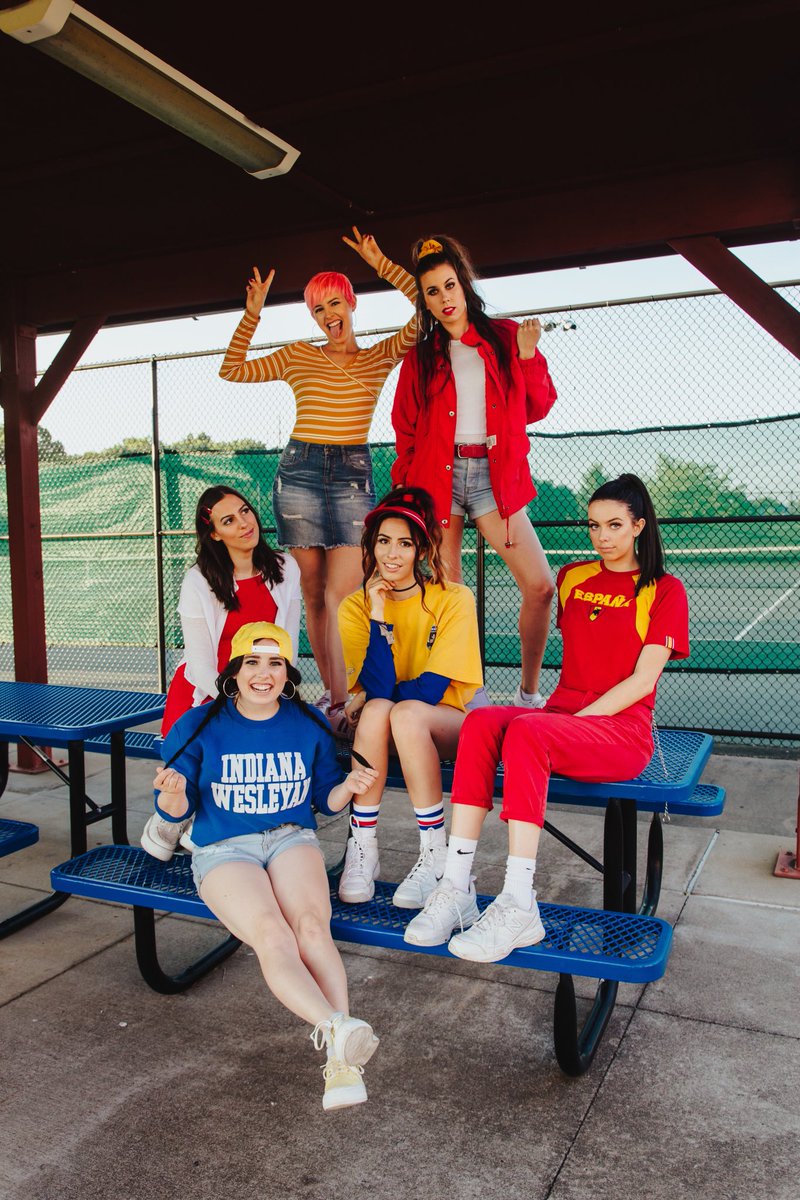 Cimorelliband's tweet photo. I LOVE YOU OR WHATEVER.
https://t.co/tc7VHIAuPg https://t.co/DEoAWzd2tV