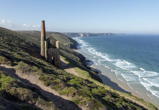 ILoveCornwallUK's tweet photo. Don’t forget that @PoldarkTV is back on our screens tonight! Make sure you tune in to BBCOne at 9PM. Here’s some of our favourite Poldark filming locations 😍 #Poldark #Cornwall https://t.co/7szLgg8s2N