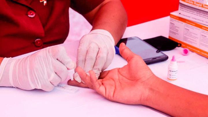larepublica_pe's tweet photo. Día de la Prueba de VIH: Más del 20% de peruanos infectados desconoce que vive con la enfermedad ► https://t.co/GveKShmCuF https://t.co/aGAUgHvwpW