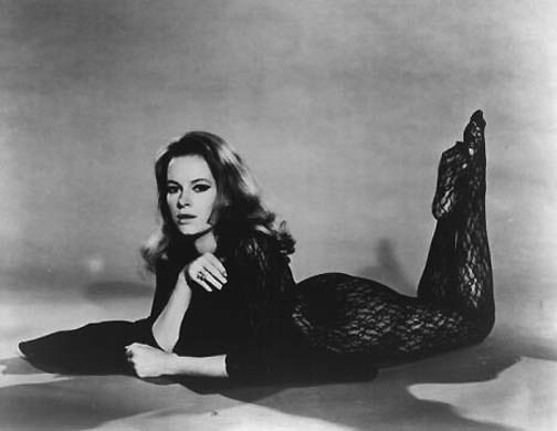    We wish a very happy birthday to the amazing Luciana Paluzzi! 